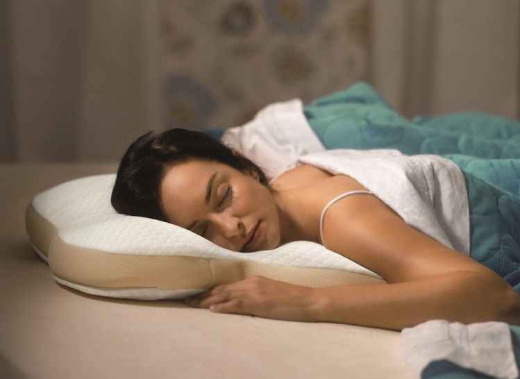 Достаточно плотная подушка для сна