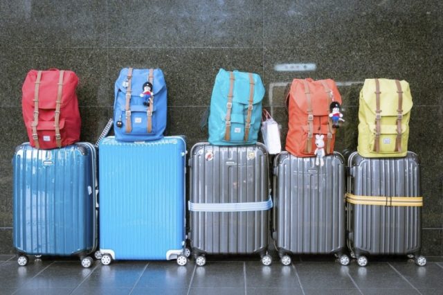 Большой чемодан всегда можно дополнить рюкзаком или сумкой с самым необходимым