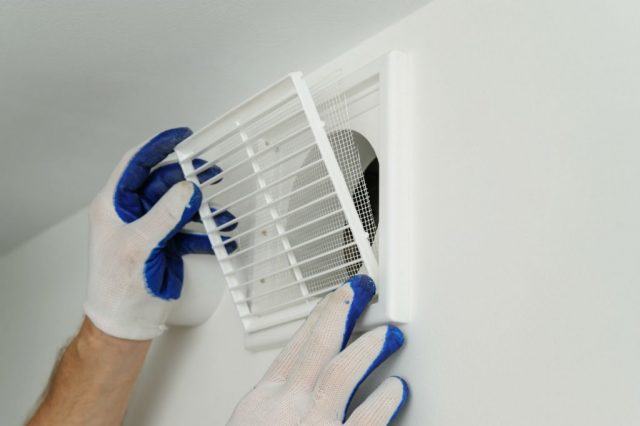становка вентилятора – обязательная мера по созданию оптимального микроклимата в ванной комнате